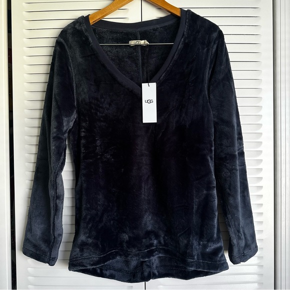 UGG Sweaters - UGG Velvet Pullover